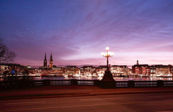 Lombardsbrücke in Hamburg
