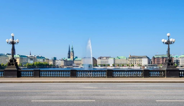Lombardsbrücke in Hamburg